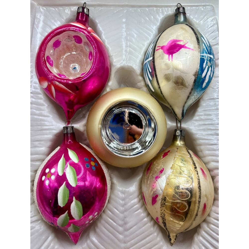 Christmas Classics 5 Piece Ornament Set Number 7375 in Original Box - Picture 2 of 9